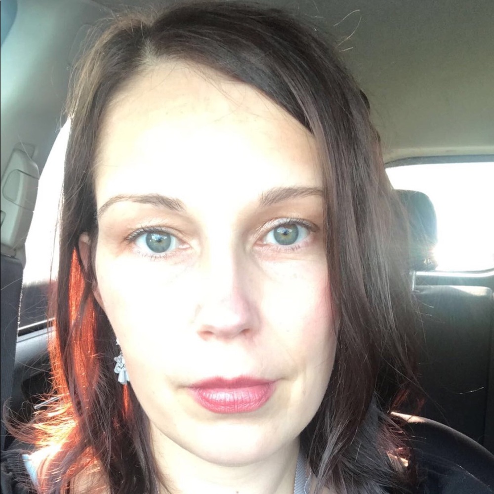 Meet your Posher, Carrie